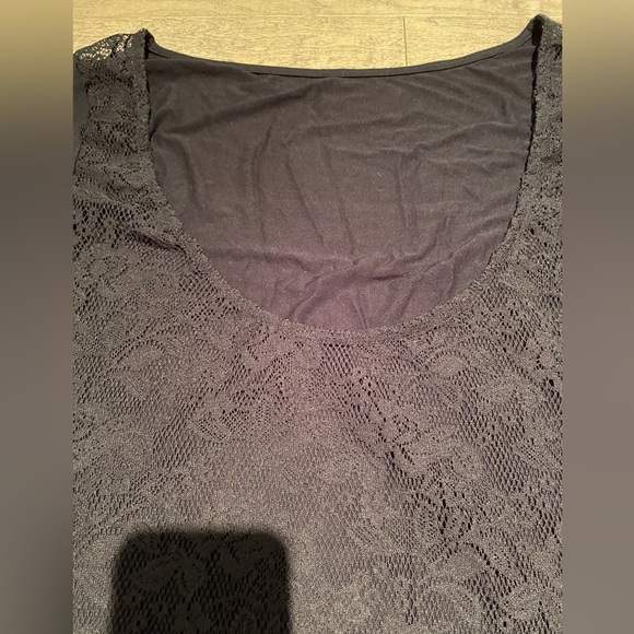 Zara size medium low back lace 3/4 sleeve shirt - Picture 3 of 5